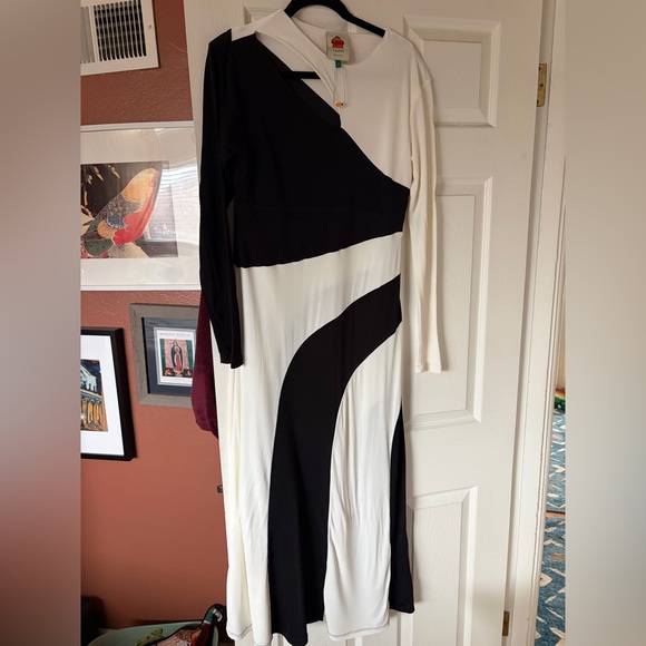 New Farm Rio Monochrome Black and White dress with neck cutout. Sz L - Picture 7 of 8
